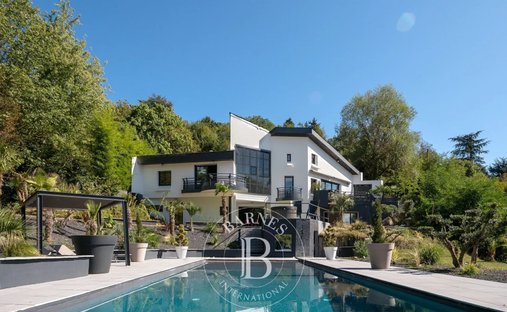 Estate in Limonest, Auvergne-Rhône-Alpes, France 1