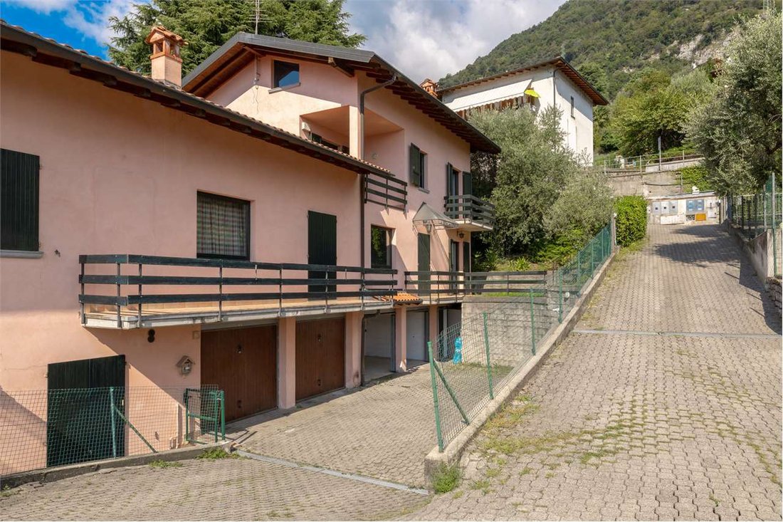 Villa in Lenno, Lombardy, Italy 2 - 16698734
