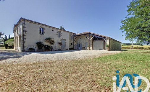 Castle for Sale in Lectoure, Occitanie, France