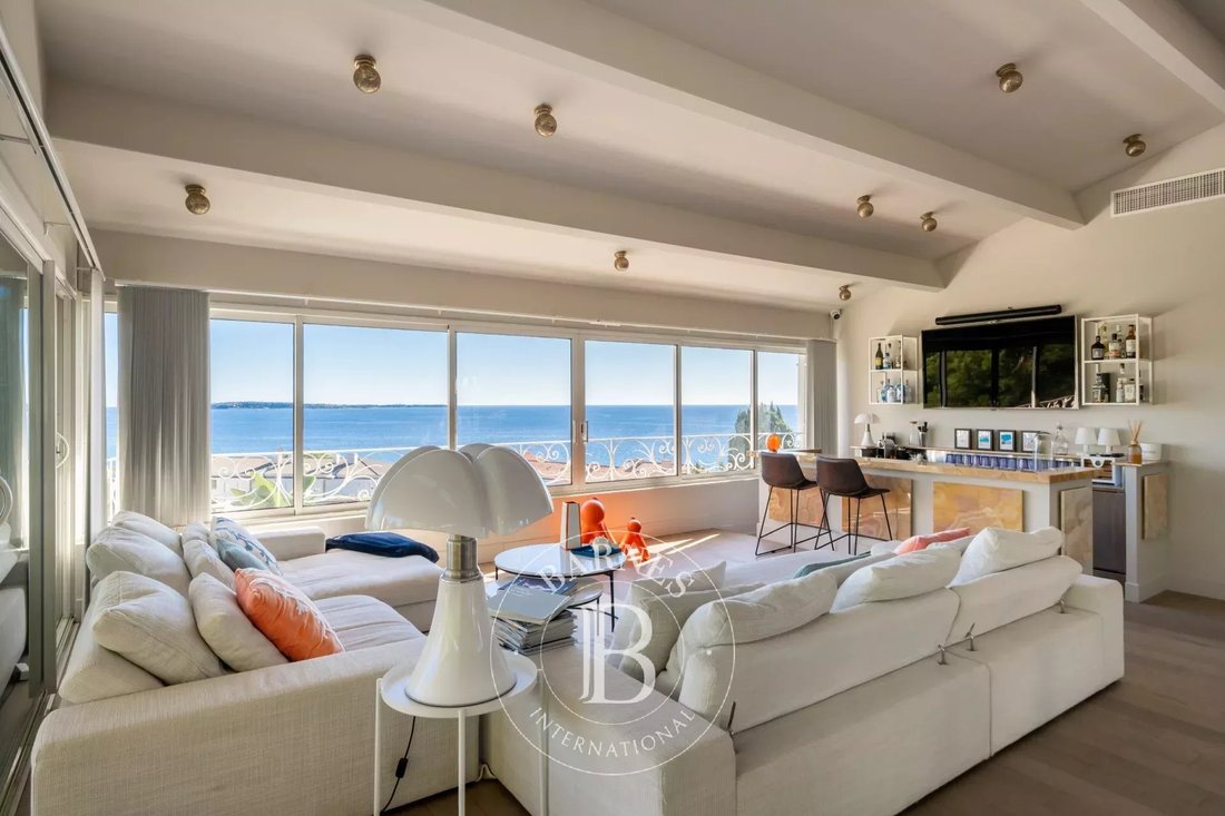 Villa in Cannes, Provence-Alpes-Côte d'Azur, France 2 - 16582368