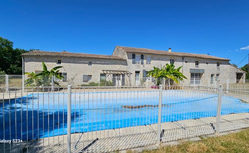 Estate in Sud Ouest, Aiffres, France 1