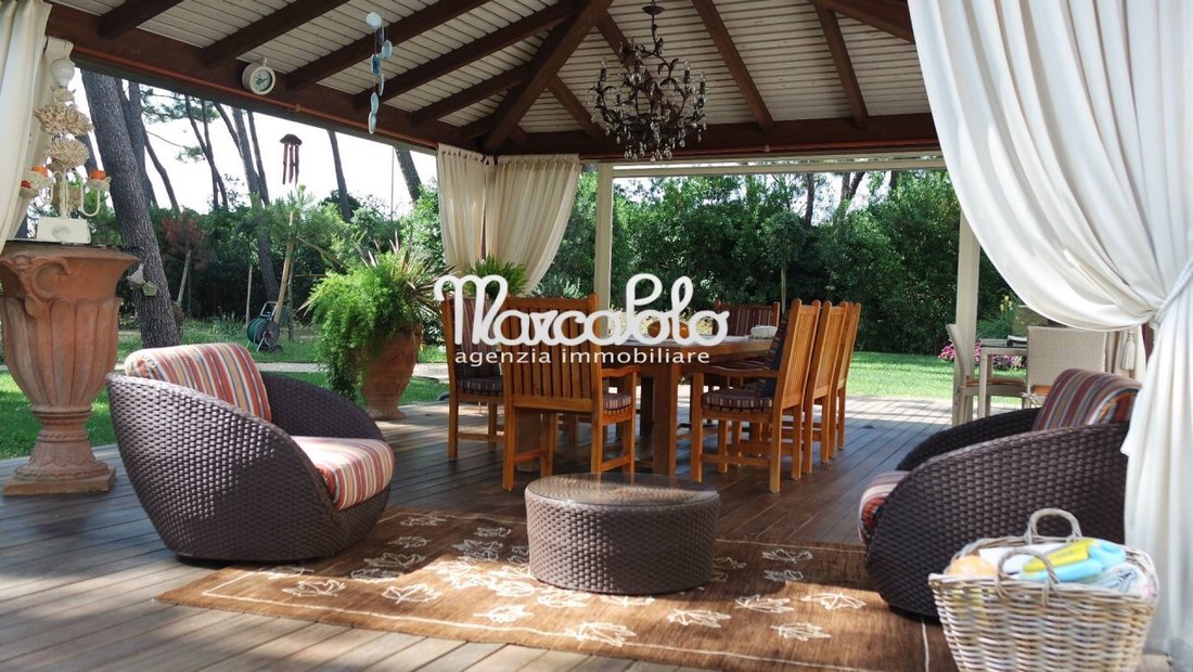 Villa in Centro, Massa, Italy 2 - 16696849