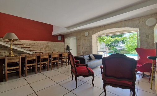 Castle for Sale in Niort, Nouvelle-Aquitaine, France