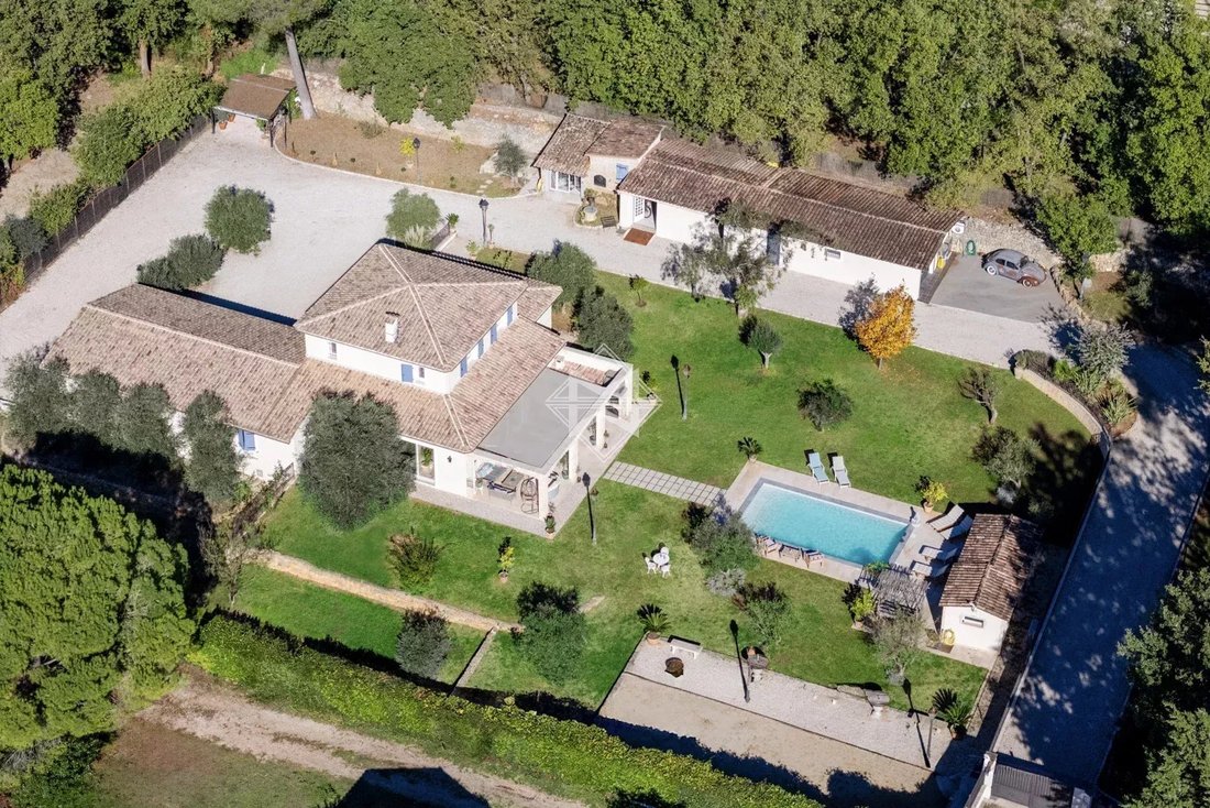 Villa in Mougins, Provence-Alpes-Côte d'Azur, France 2 - 16609307