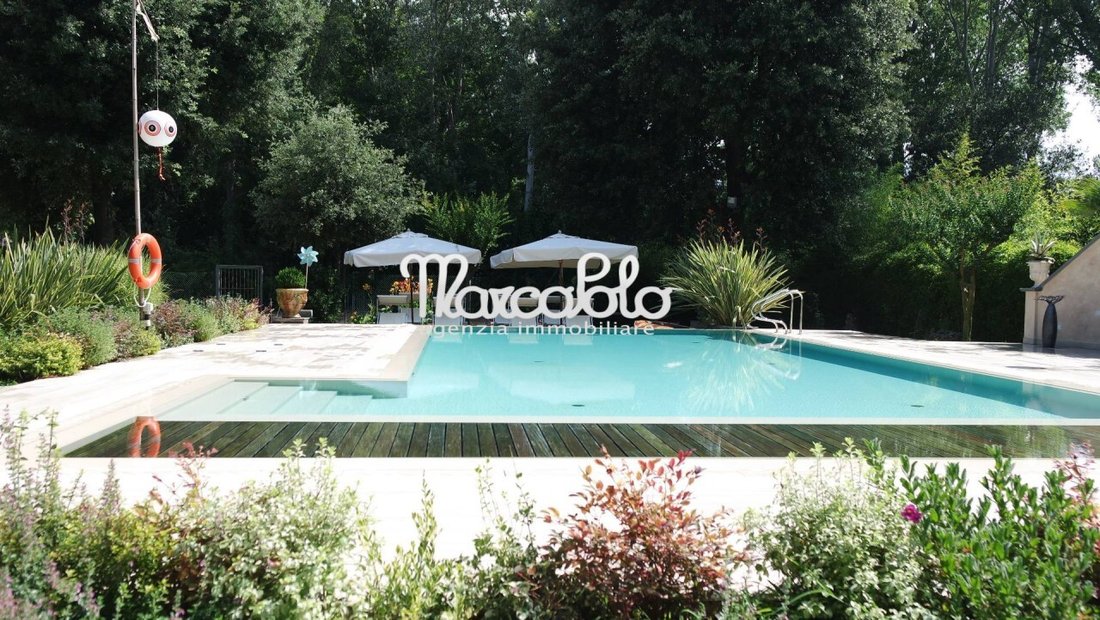 Villa in Centro, Massa, Italy 4 - 16696849
