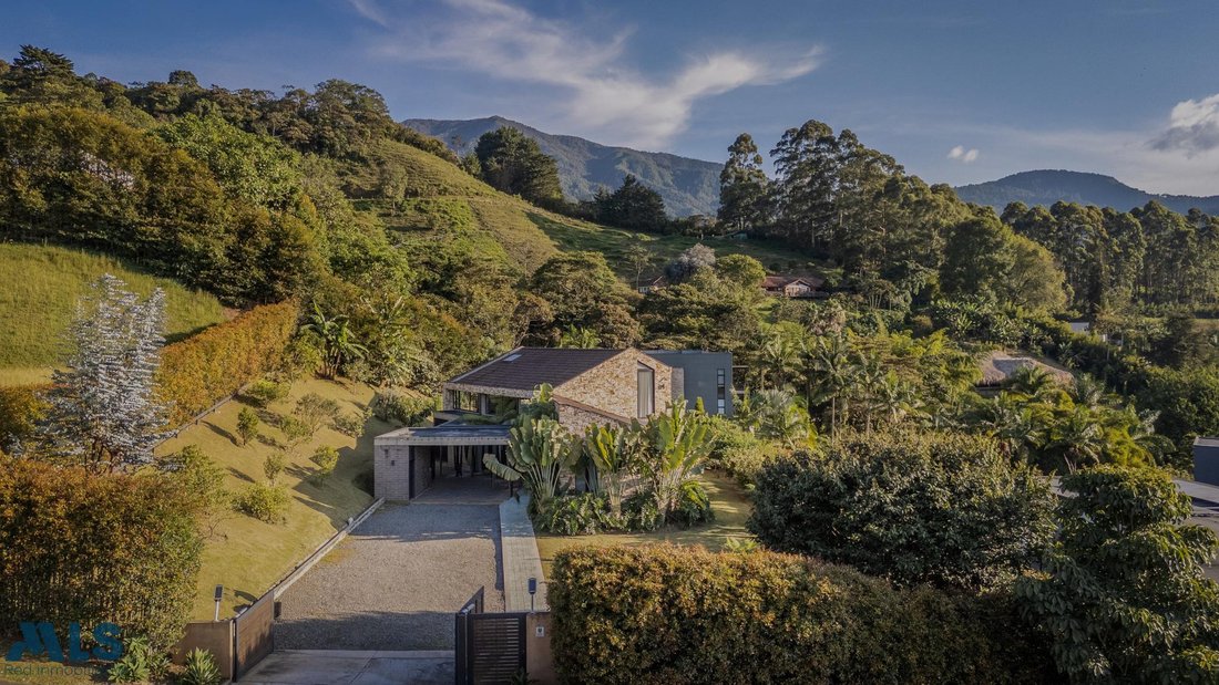 House in Envigado, Antioquia, Colombia 4 - 16697566