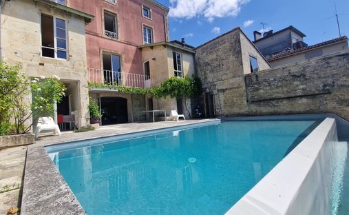 Castle for Sale in Niort, Nouvelle-Aquitaine, France