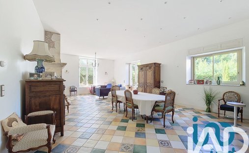 Castle for Sale in Lectoure, Occitanie, France