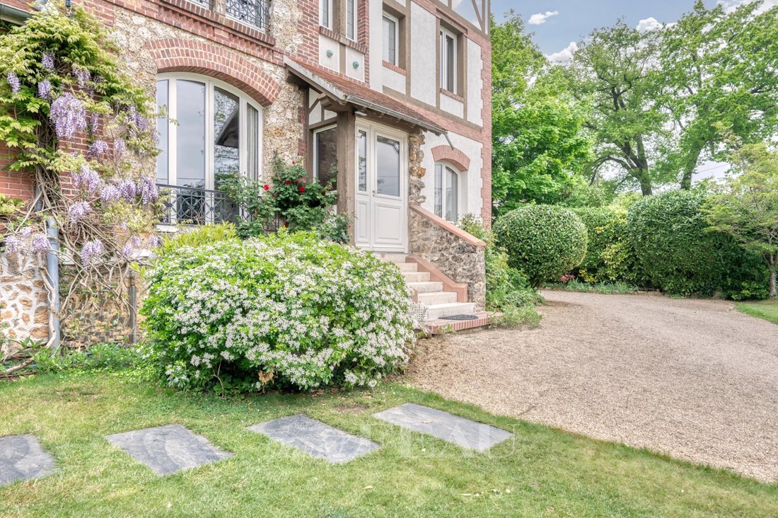 House in Poincare, Garches, France 2 - 15552062