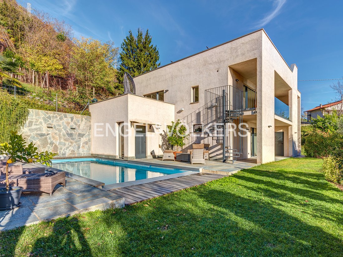 Villa in Vercana, Lombardy, Italy 4 - 16701078