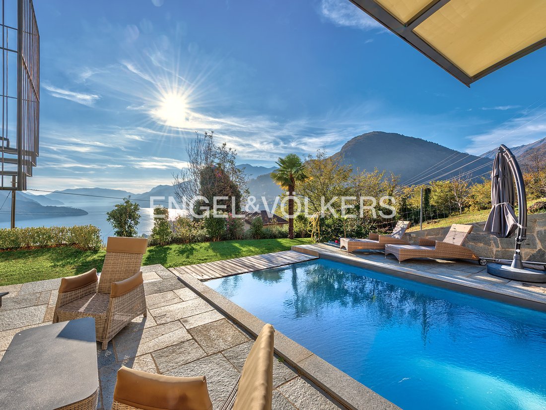 Villa in Vercana, Lombardy, Italy 1 - 16701078