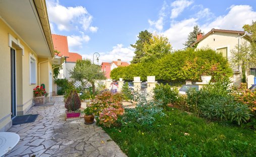 House in Jardin Parisien, Clamart, France 1