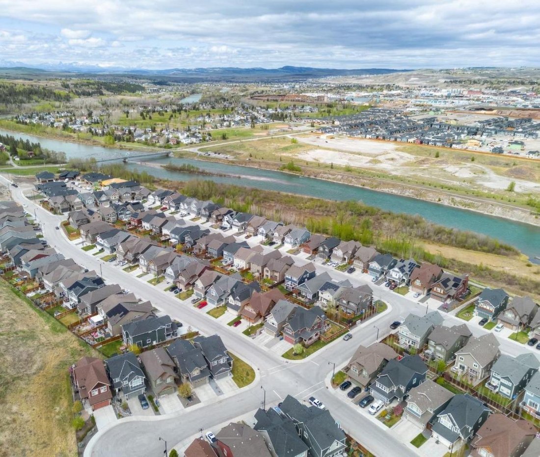 Maison à Cochrane, Alberta, Canada 1 - 16700938