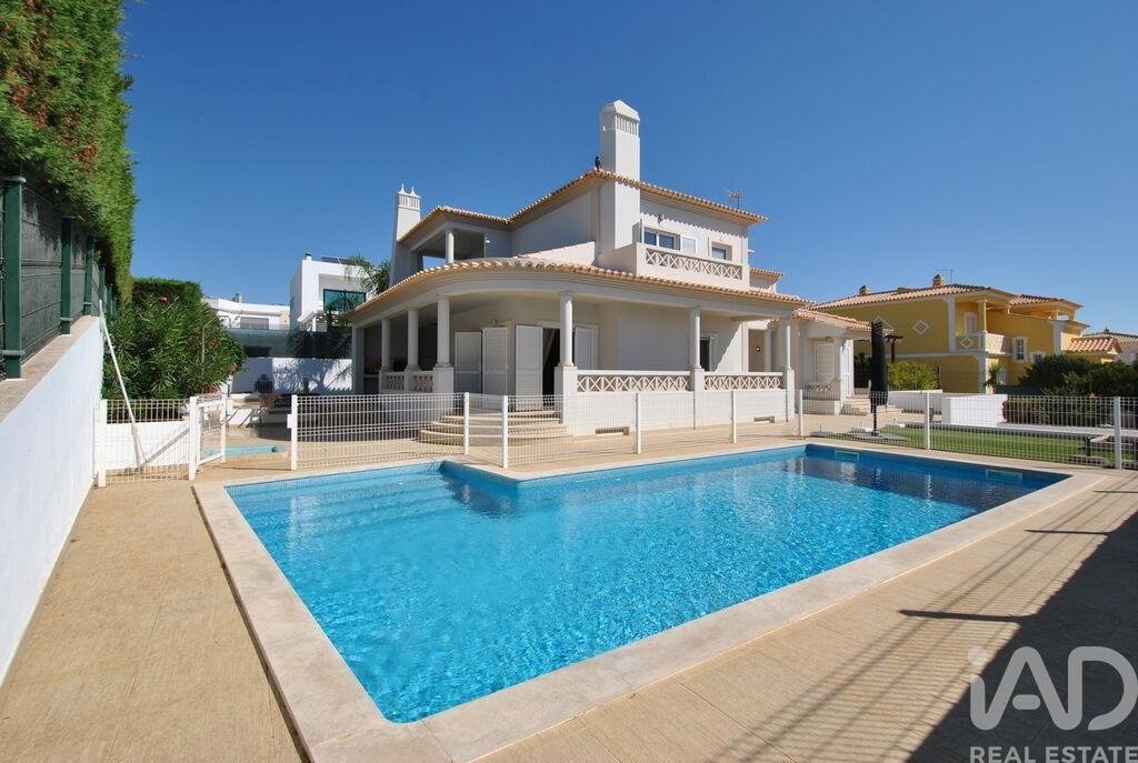 Townhouse in Olhos de Agua, Algarve, Portugal 1 - 16700991