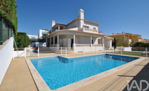 Townhouse in Olhos de Agua, Algarve, Portugal 1