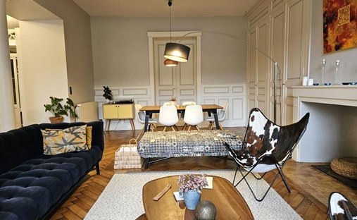 Agen Charming Estate With Manor House, Caretaker's House, Barn For Events, River, Lake 19 Hectares