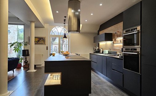 Agen Charming Estate With Manor House, Caretaker's House, Barn For Events, River, Lake 19 Hectares