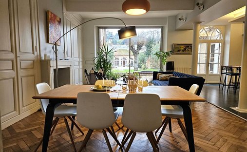 Agen Charming Estate With Manor House, Caretaker's House, Barn For Events, River, Lake 19 Hectares