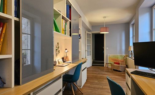 Agen Charming Estate With Manor House, Caretaker's House, Barn For Events, River, Lake 19 Hectares