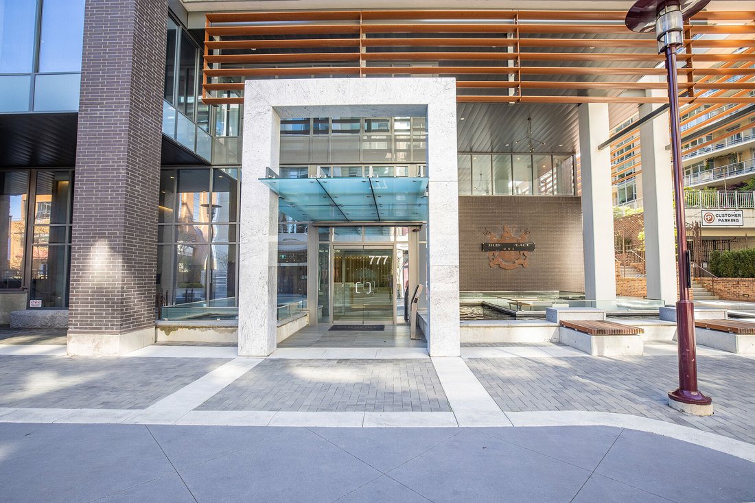 Condo in Victoria, British Columbia, Canada 1 - 16701533