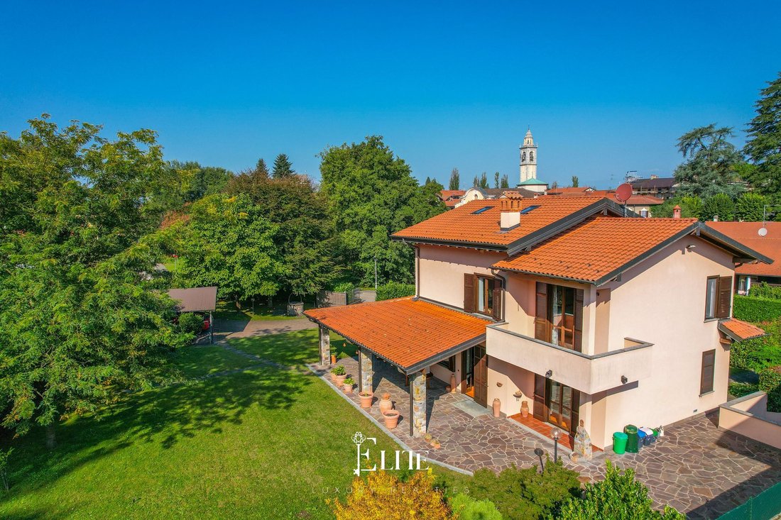 Villa in Bodio Lomnago, Lombardy, Italy 3 - 16701741