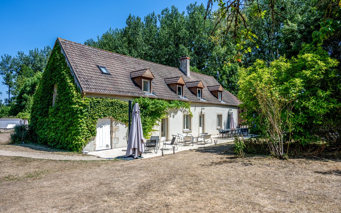Seyr, La Charité-sur-Loire, France 1 - 16369790