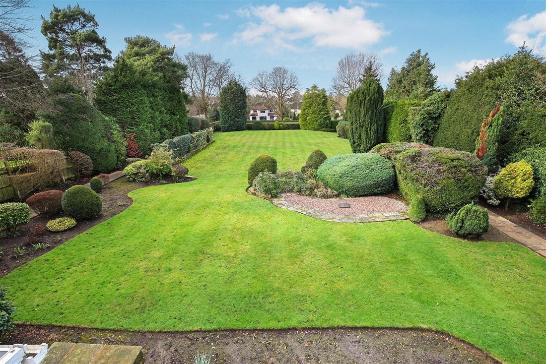 House in London Borough of Sutton, England 2 - 16702225