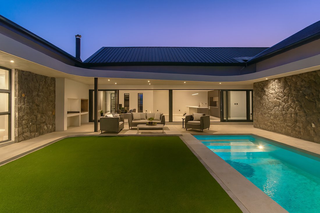 House in Paarl, Groenvlei, Western Cape 1 - 16701527