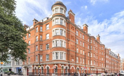 Apartment in Soho, England 1
