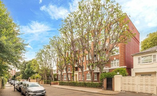 Apartment in St John's Wood, Westminster, England 1