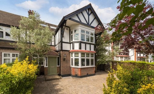 House in Brondesbury Park, Brent, England 1