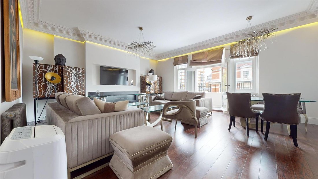 Apartment in Campden Hill, Kensington And Chelsea, England 1 - 16702118
