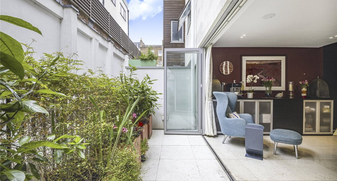 Townhouse in Fitzrovia, Camden, England 3 - 16702254