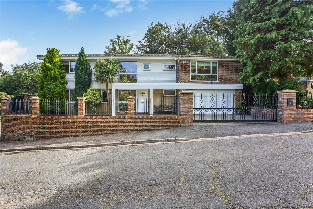 House in Epsom, England, United Kingdom 1 - 16702472
