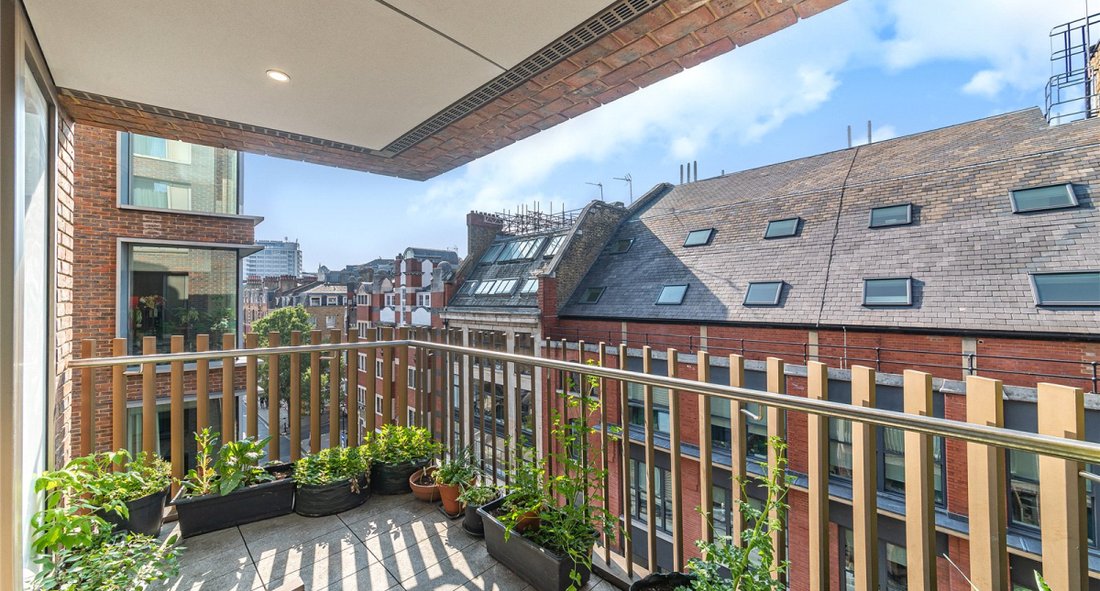 Apartment in Fitzrovia, Camden, England 3 - 16702090