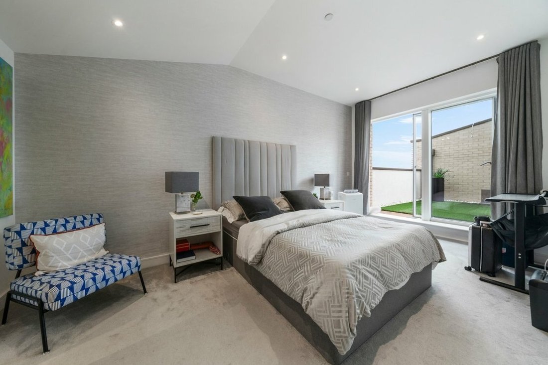 Apartment in Brondesbury Park, Brent, England 4 - 16702056