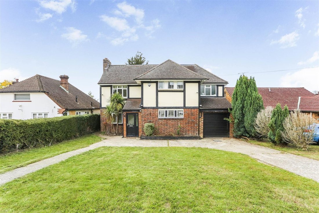 Haus in Epsom and Ewell, England 1 - 16702280
