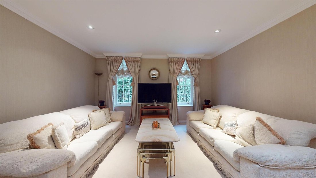Apartment in Knightsbridge, Kensington And Chelsea, England 2 - 16702145