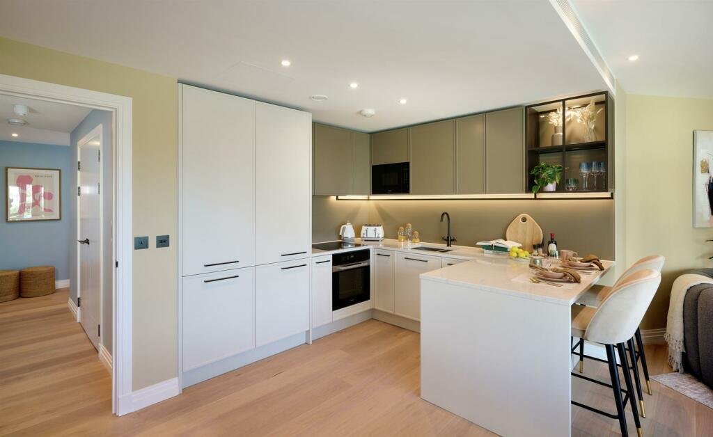 Apartment in Mayfair, Westminster, England 2 - 16702177