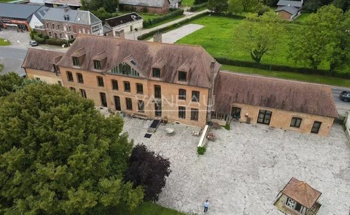 Vienne Department (86) 19th And 20th Century Chateau 345 Acres Of Land