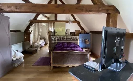 Vienne Department (86) 19th And 20th Century Chateau 345 Acres Of Land