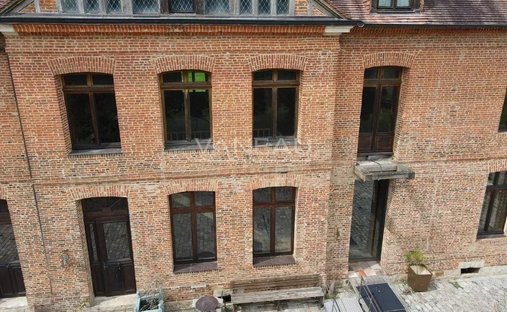 Vienne Department (86) 19th And 20th Century Chateau 345 Acres Of Land