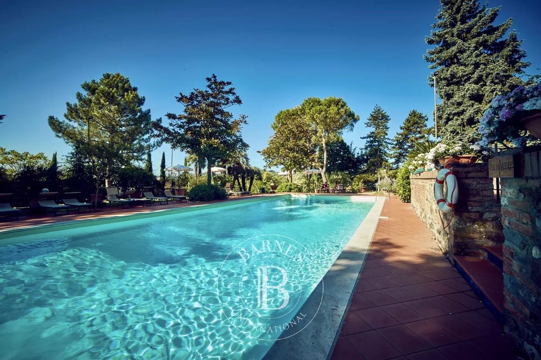 Estate in Siena, Tuscany, Italy 2 - 16702602