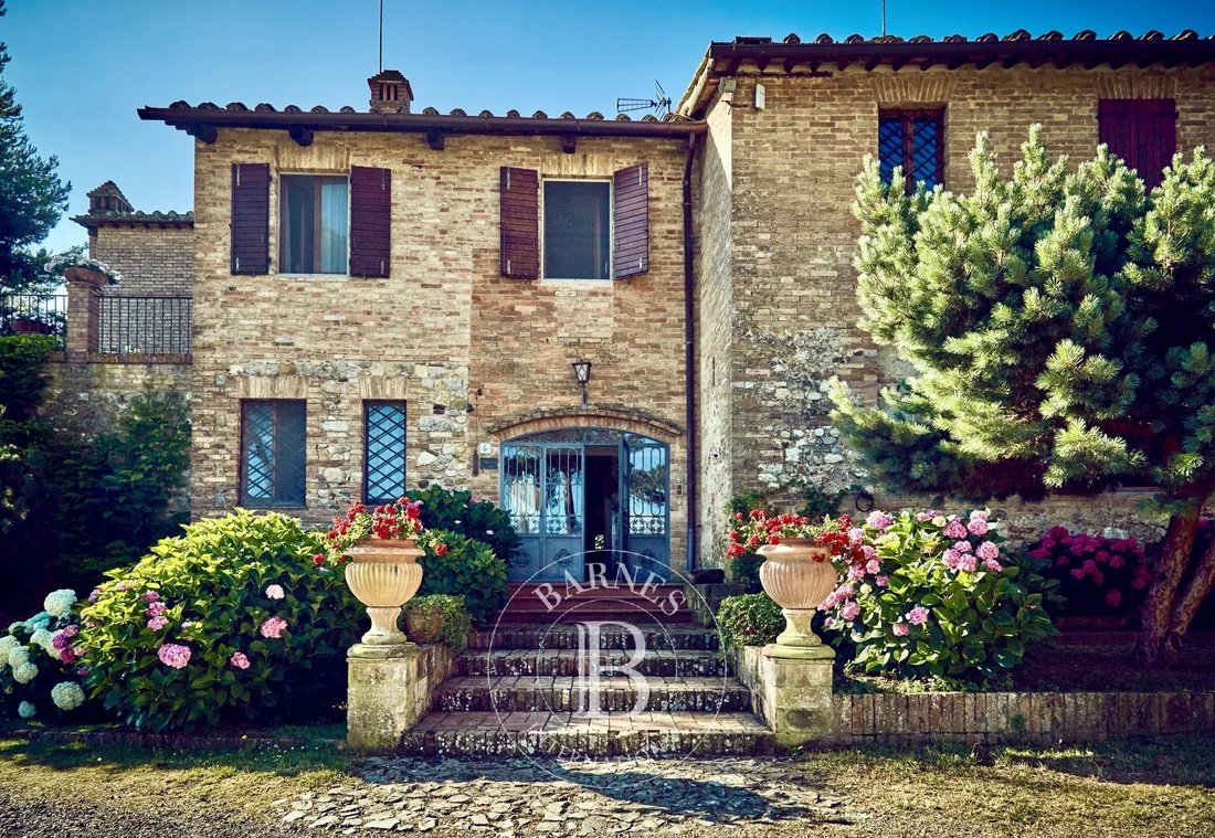 Estate in Siena, Tuscany, Italy 3 - 16702602