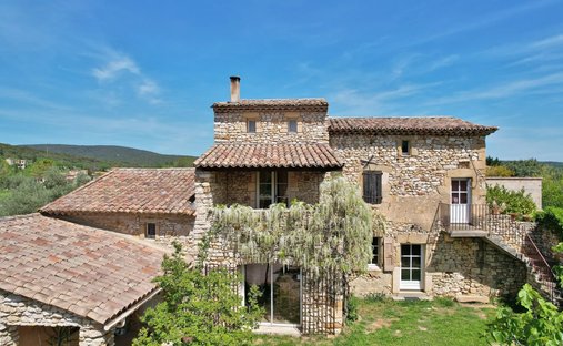 Maisons de campagne à Uzès, Occitanie, France 1
