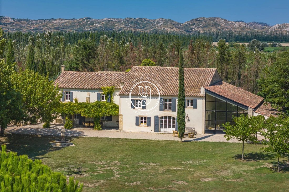 Villa in Saint-Rémy-de-Provence, Provence-Alpes-Côte d'Azur, France 4 - 16702628