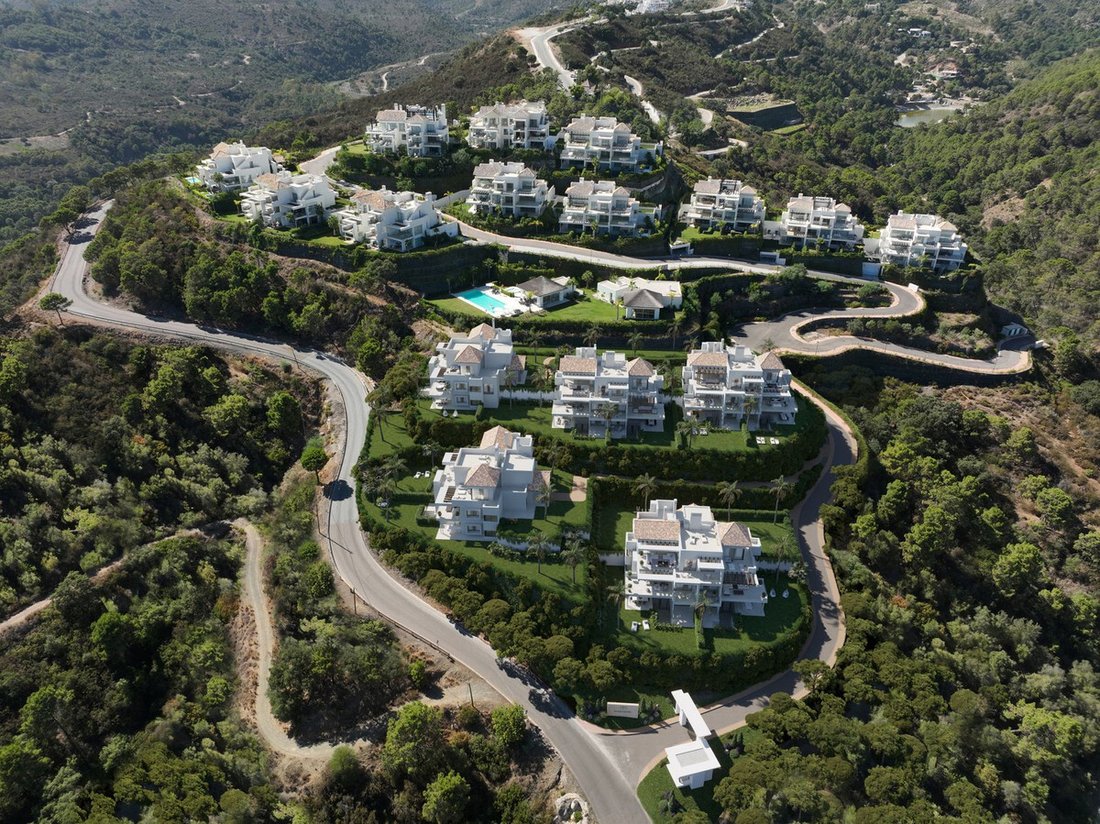 Apartment in Benahavis, Andalusia, Spain 5 - 16702478