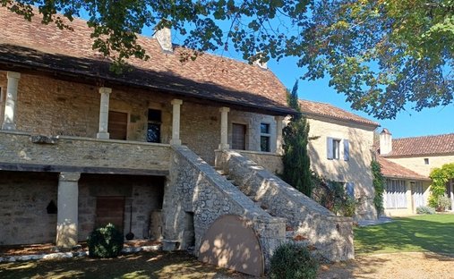 Castle for Sale in Périgueux, Nouvelle-Aquitaine, France
