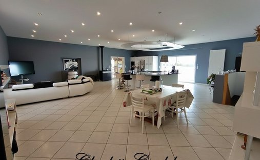 Castle for Sale in Marmande, Nouvelle-Aquitaine, France