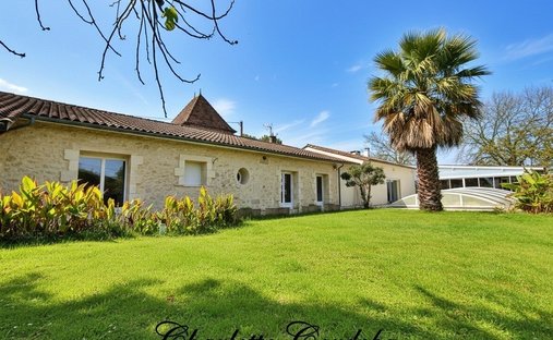 Castle for Sale in Marmande, Nouvelle-Aquitaine, France - 4